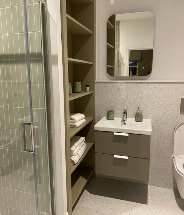 bedroom2 ensuite bathroom